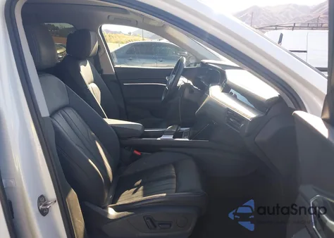 2021 Audi E-Tron Premium Quattro из США, поврежденный, VIN WA1AAAGE4MB022810